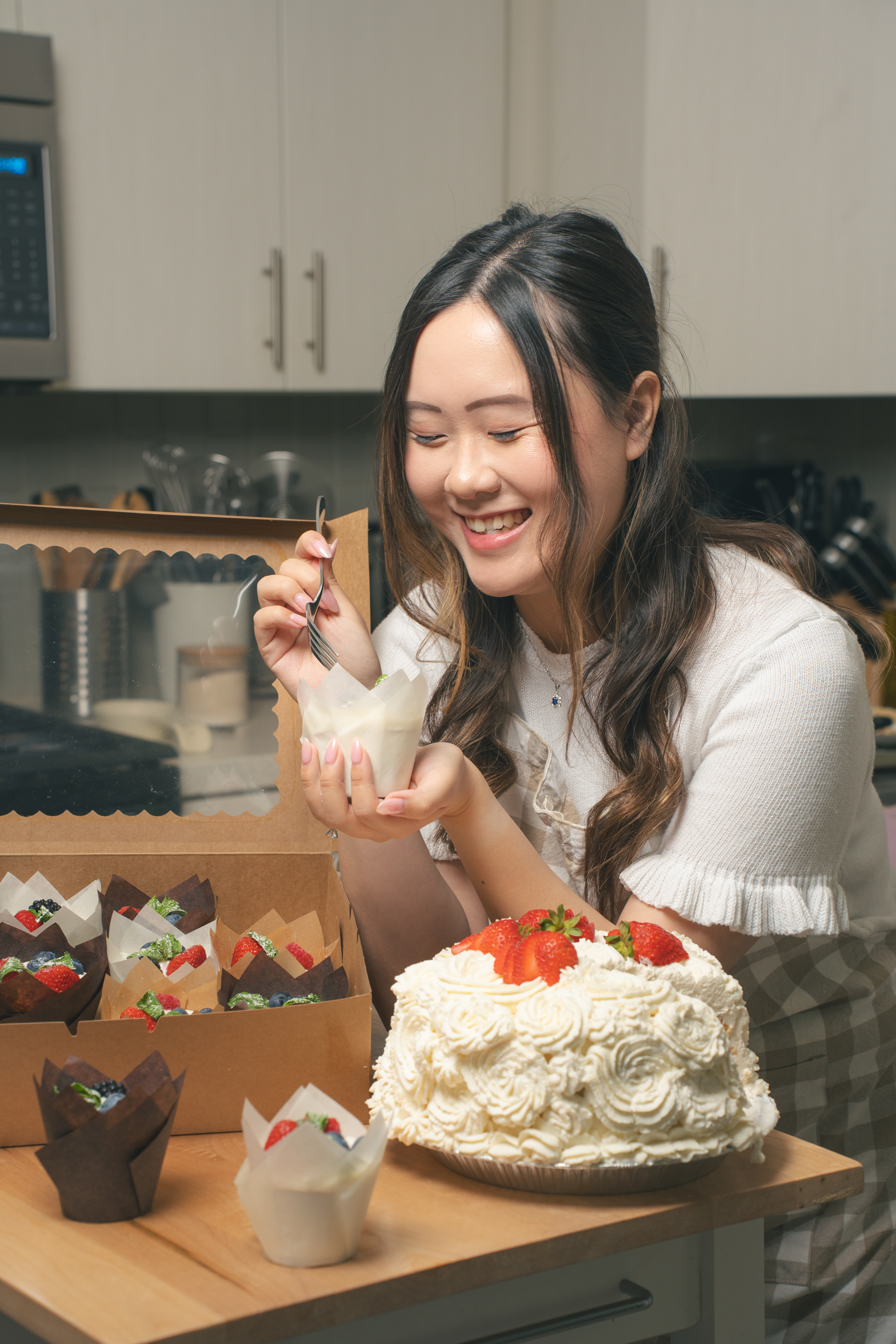 Keri with a finished cake